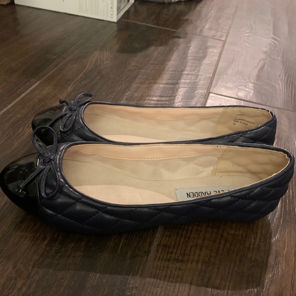 Steve Madden Navy Blue Quilted Flats - Picture 2 of 5
